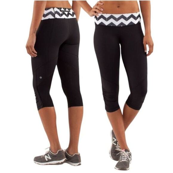 Lululemon athletica Black Chevron Run For Your Life Crops 2 - Picture 1 of 8